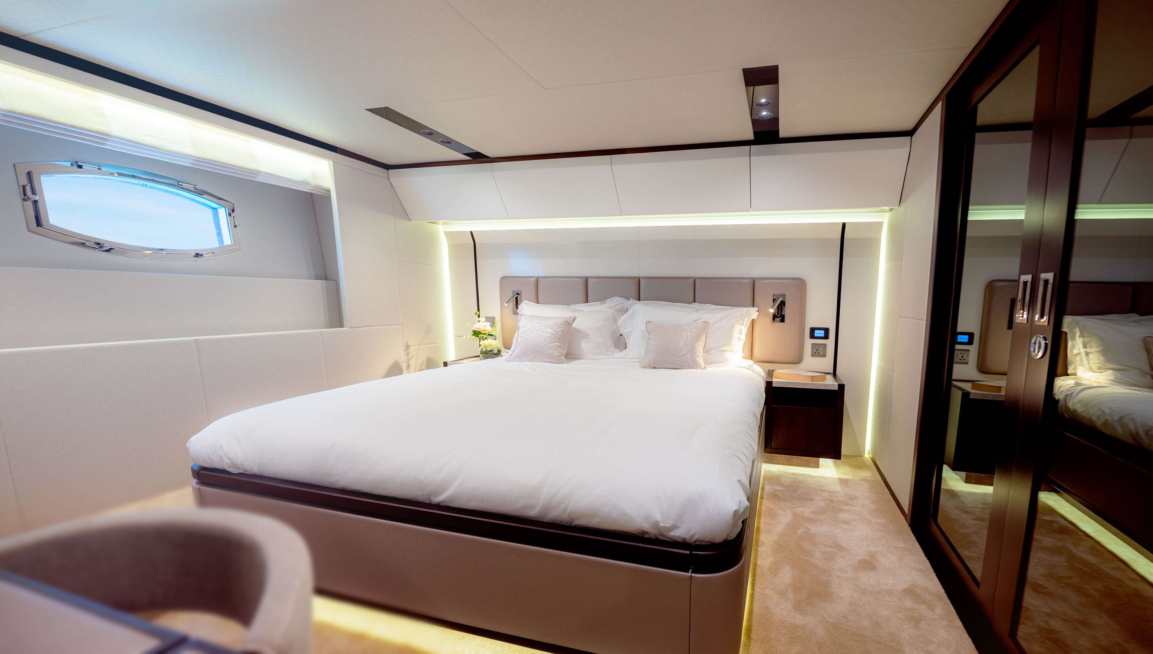 Majesty_62_M_Owners Cabin_03