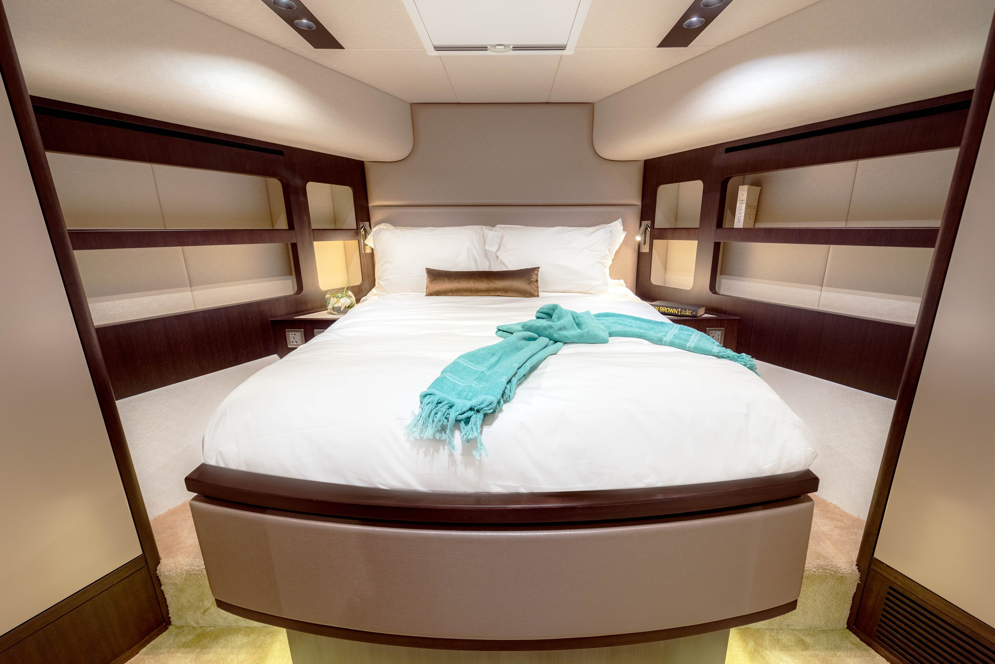 Majesty_62_M_VIP Cabin_01